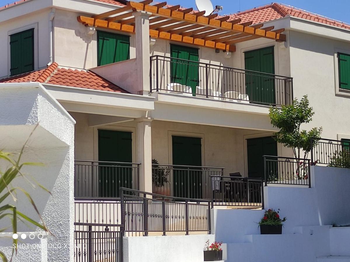 Villa Eni Примоштен Экстерьер фото