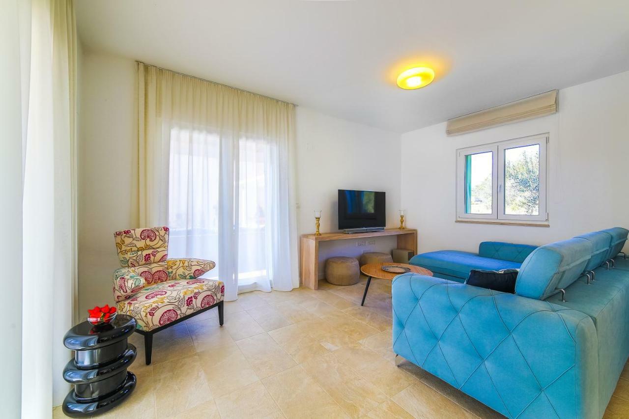 Villa Eni Примоштен Экстерьер фото