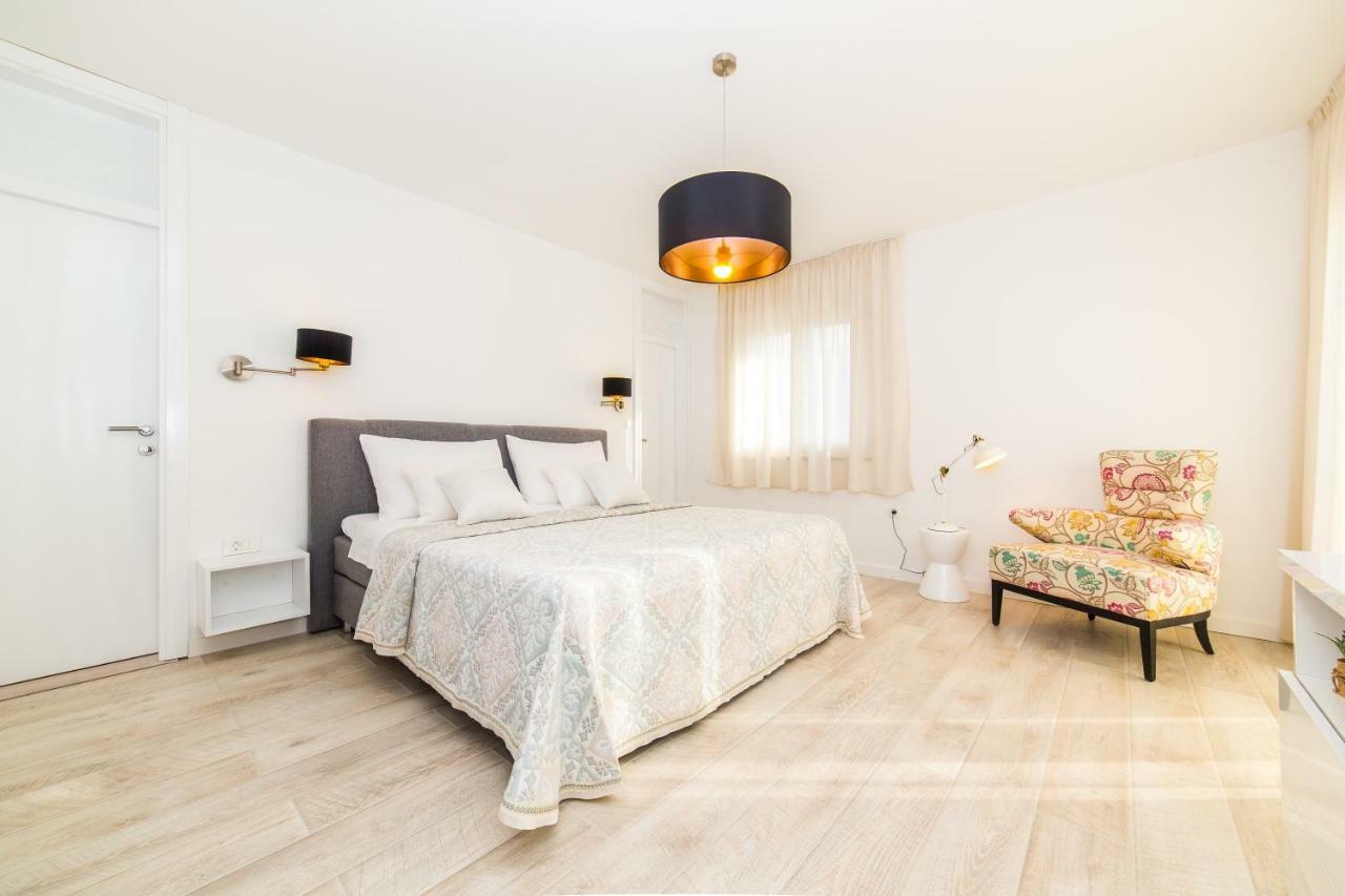 Villa Eni Примоштен Экстерьер фото