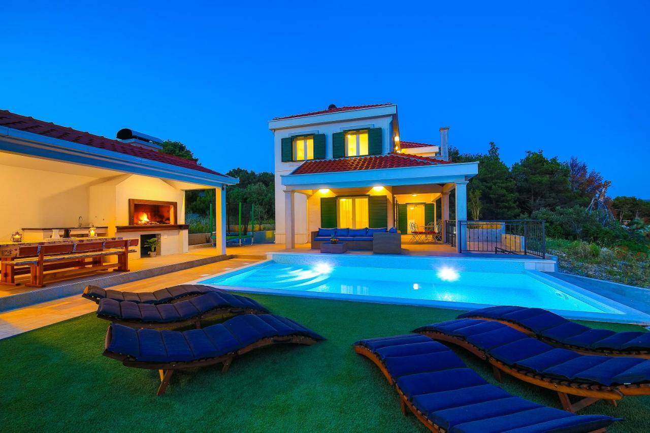 Villa Eni Примоштен Экстерьер фото